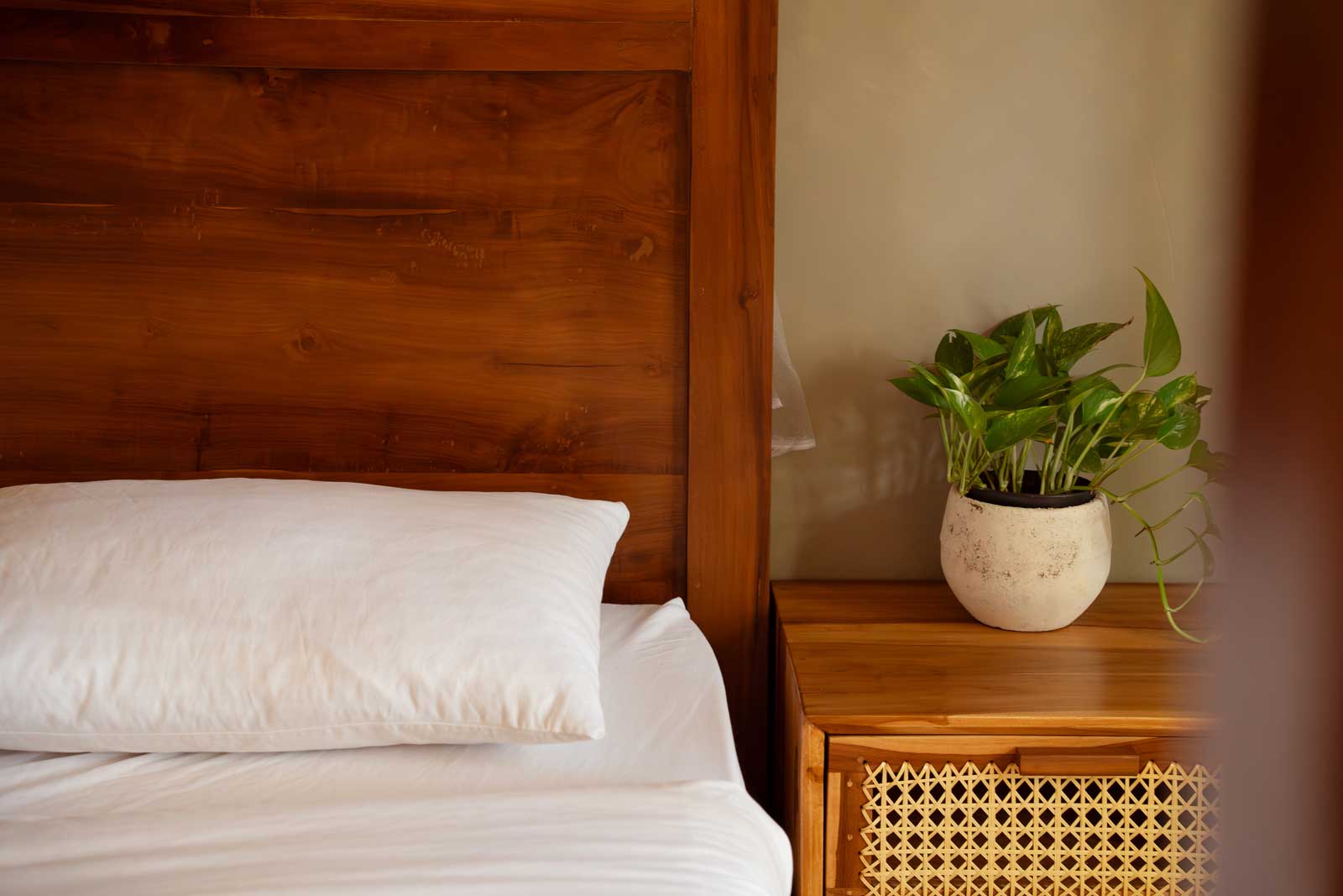 Bed in the Jungle Room at Bakamuna Coliving.